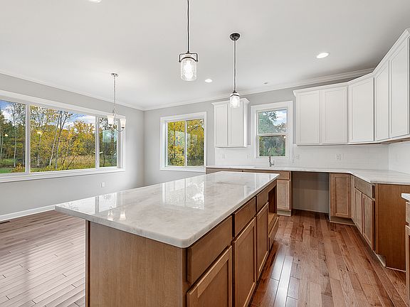 5th image of 4520 Oak St