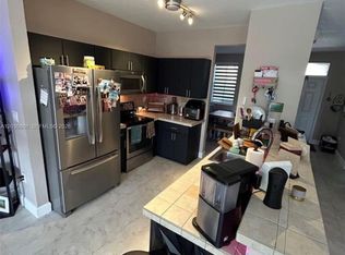15372 SW 9th Way, Miami, FL 33194