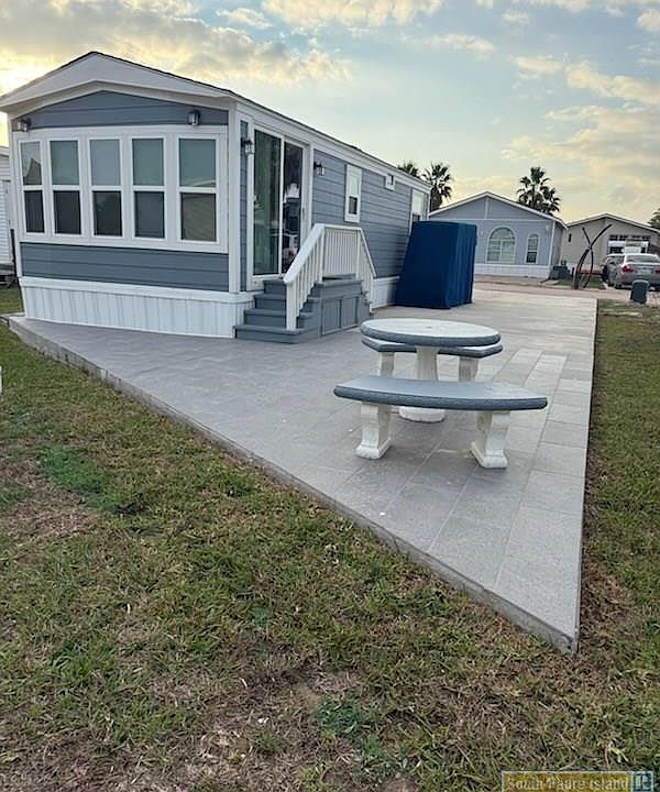 1st image of 402 Sun Dial Cir