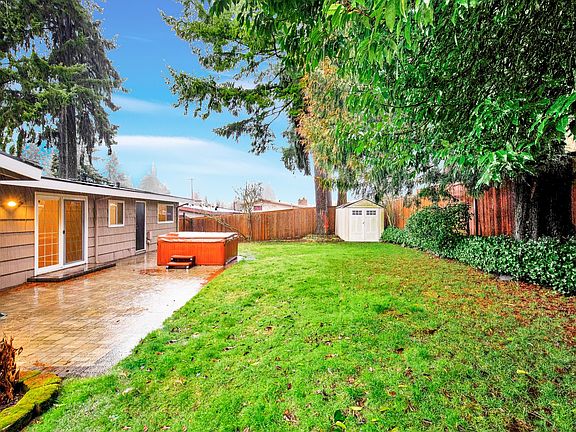 2nd image of 1218 143rd Ave SE