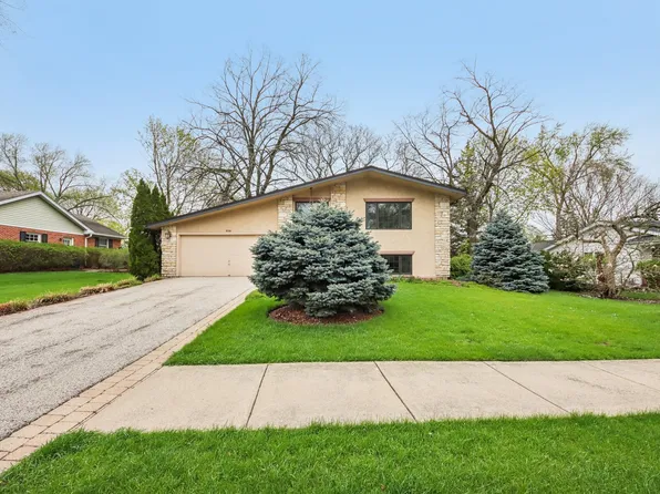 236 Monument Ave, Barrington, IL 60010