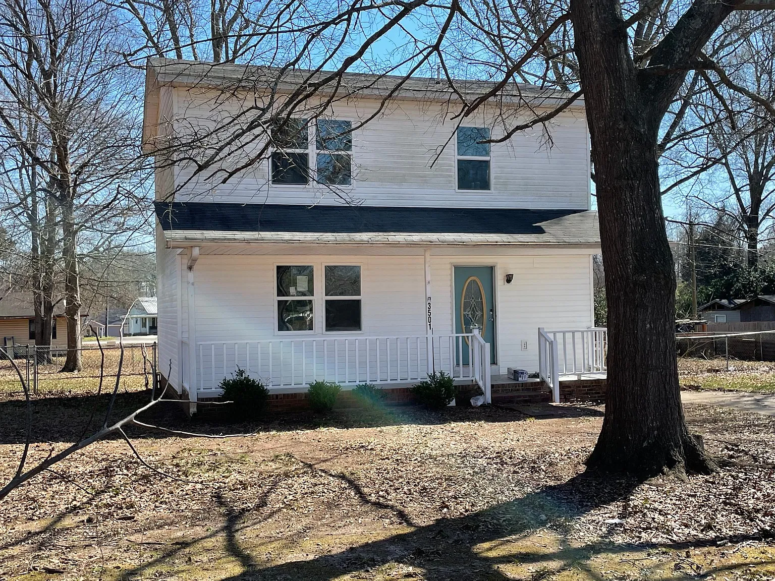 3 bed, 1.5 bath, 1250 sqft, $1,450 — Photo 2