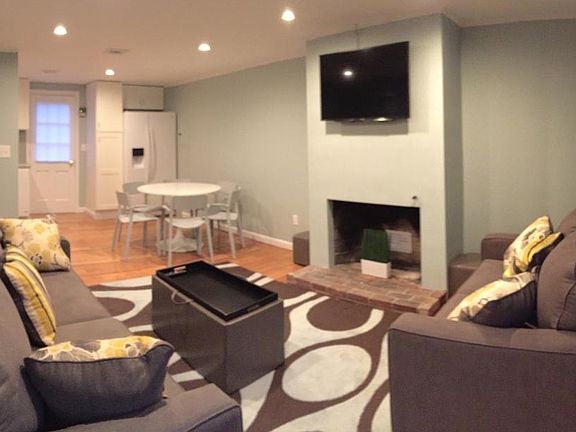 WiFi Smart TV with Netflix and Hulu