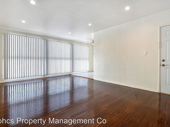 3rd image of 8526 Saturn St #3