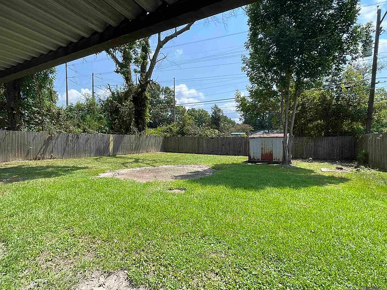 331 E Bolivar Dr — Photo 24