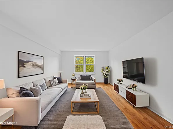 255 Bronx River Road #4M, Yonkers, NY 10704