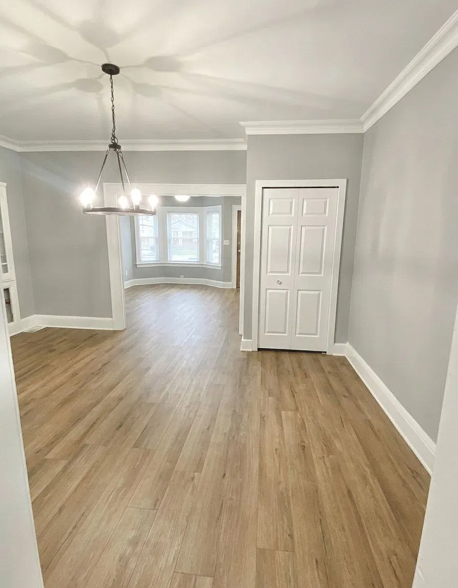 5 bed, 1.5 bath, 1832 sqft, $1,995 — Photo 2