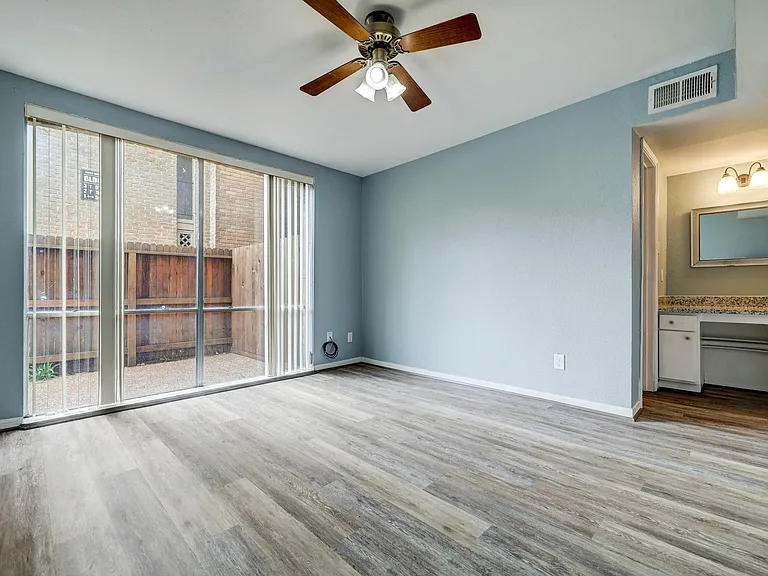 4633 Wild Indigo St #542 — Photo 7