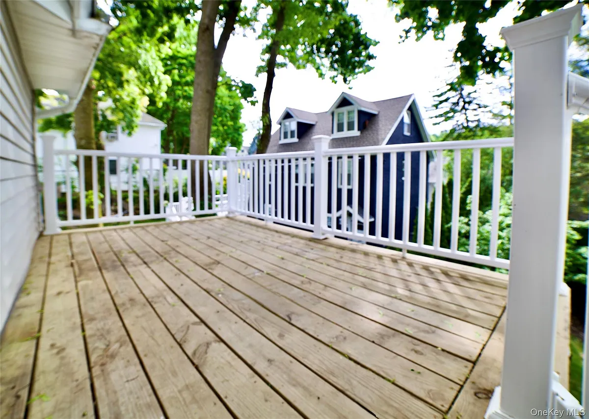 Building Photo - 35 S Lawn Ave #3