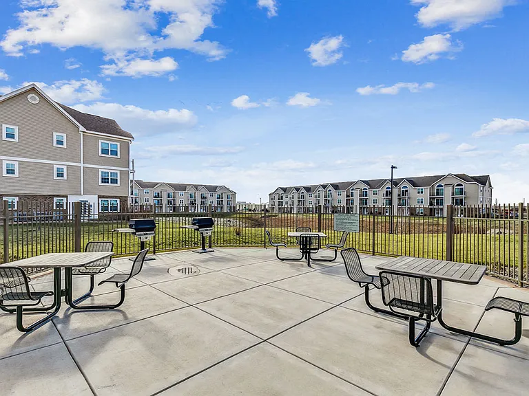 Stoney Pointe Apartment Homes — Photo 53