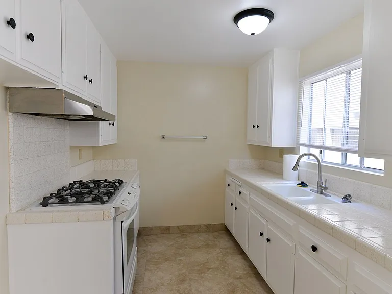 262 W Marquita — Photo 10