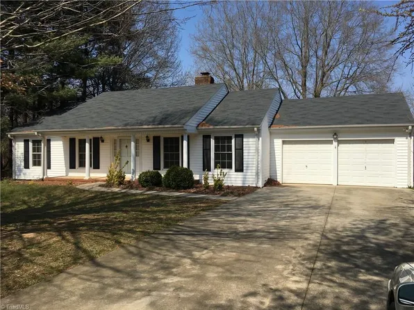 9035 Deer Hill Rd, Belews Creek, NC 27009