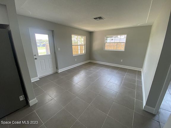 5th image of 2520 Marlowe Pl