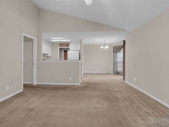 4th image of 2736 Country Brook Dr