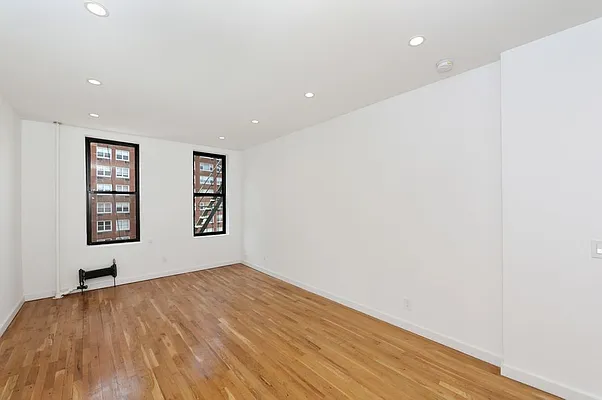 Rented by Aether Property Group | media 26