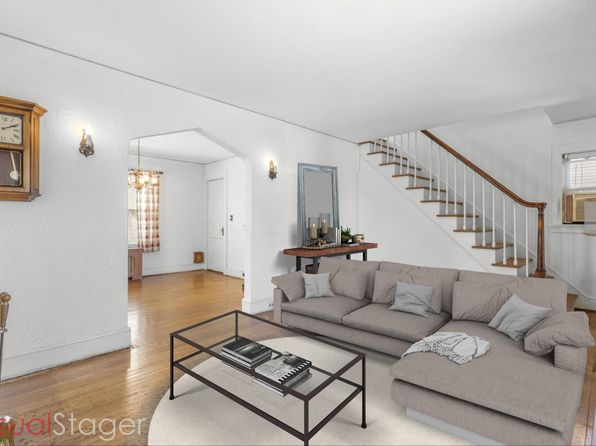 90 Culloden Rd, Stamford, CT 06902