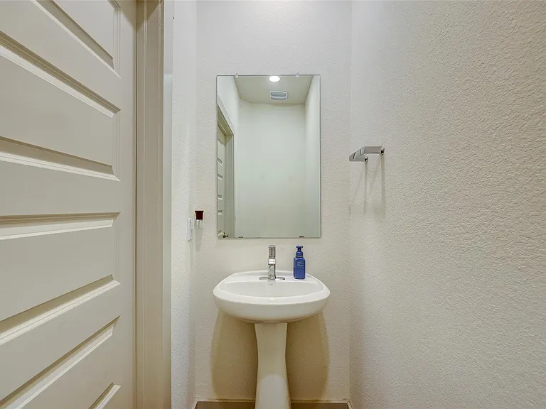 8012 Linda Michelle Ln — Photo 16