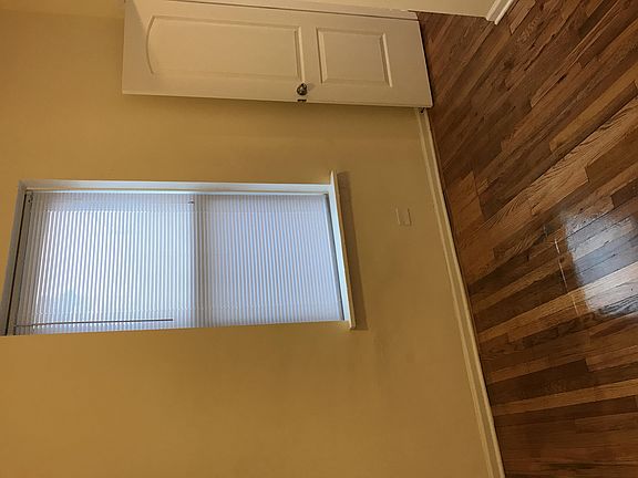 3rd image of 1009 N Rockwell St #2558-2