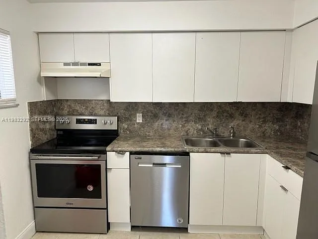 4255 N University Dr — Photo 4