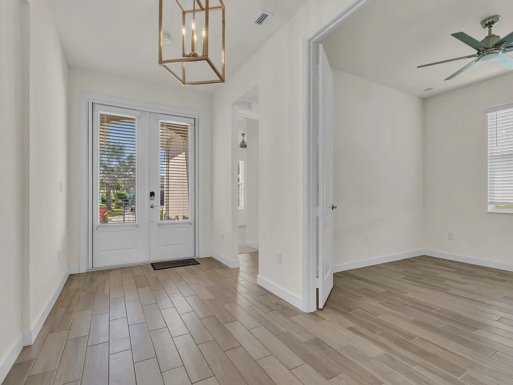 Building Photo - 5982 Sequoia Cir