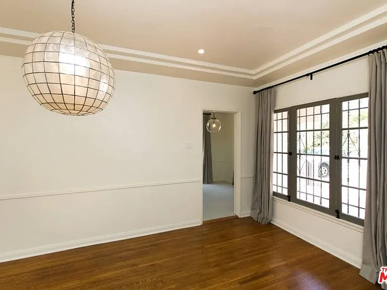 1136 S Hayworth Ave — Photo 10