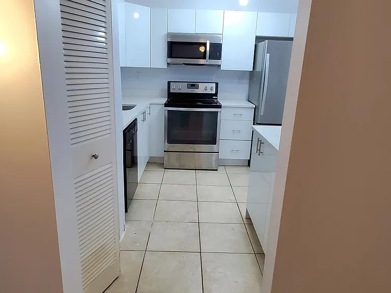 721 N Pine Island Rd #103 — Photo 7