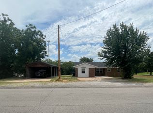 302 S 1st St, Rush Springs, OK 73082