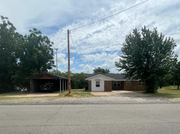 302 S 1st St, Rush Springs, OK 73082