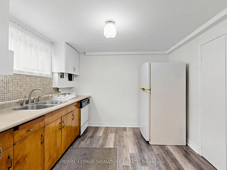 103 Cummer Ave #LOWER — Photo 13