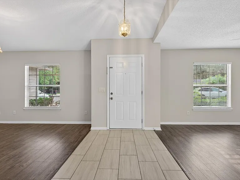 1648 Glen Laurel Dr — Photo 5
