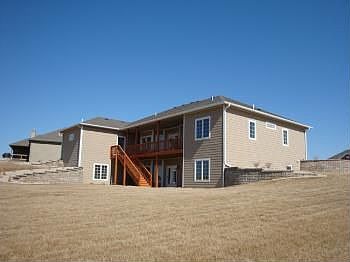 5th image of 3717 Hawthorne Woods Cir #C