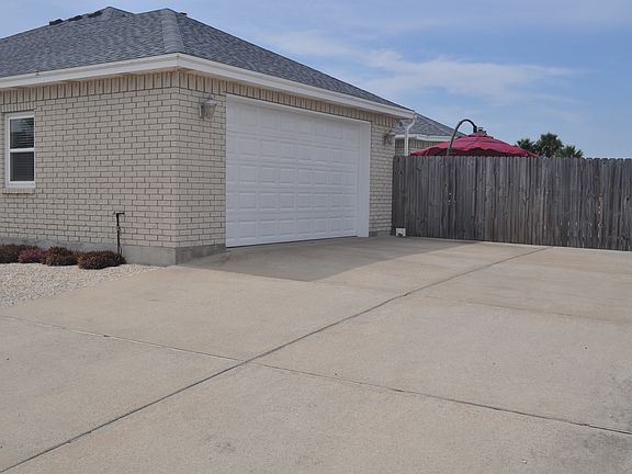4th image of 15682 Cumana Dr