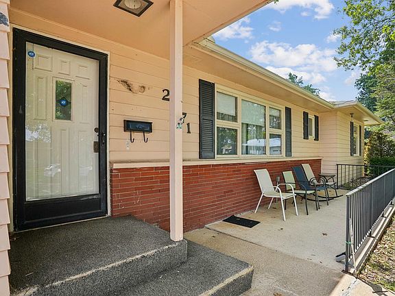 3rd image of 2571 Kate St