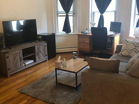 4th image of 1842 Commonwealth Ave APT 5