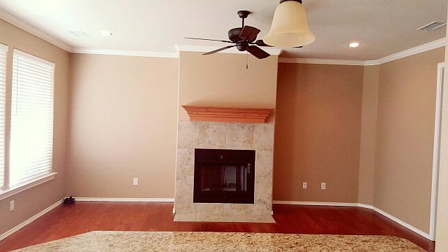 2nd image of 1800 E Pecan Ave