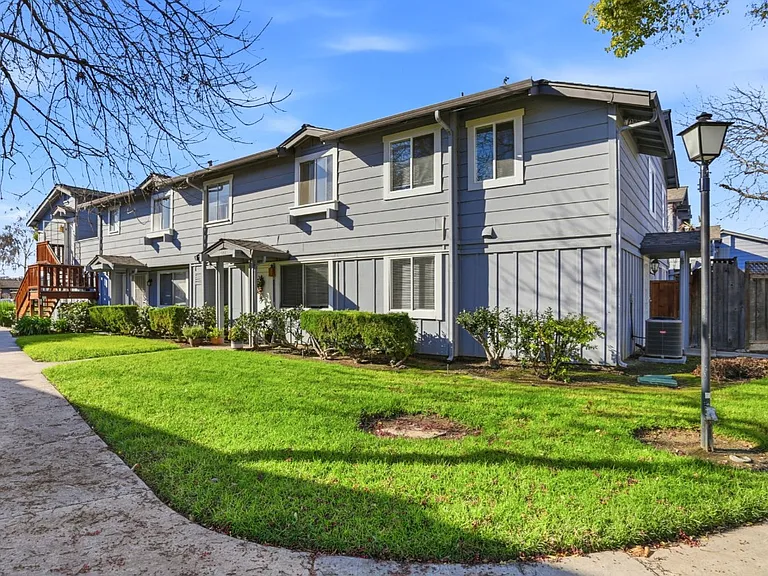540 Groth Pl — Photo 1