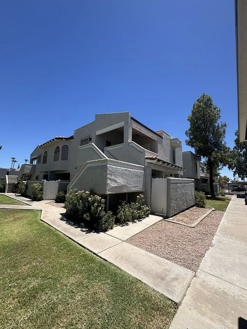 PM A1156: 850 S River Dr. #2067 — Photo 2
