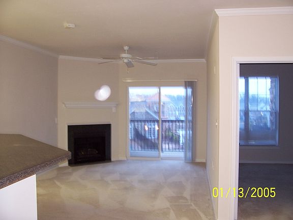 Living Room w Fire Place