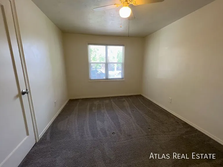 1457 Roberta St — Photo 19