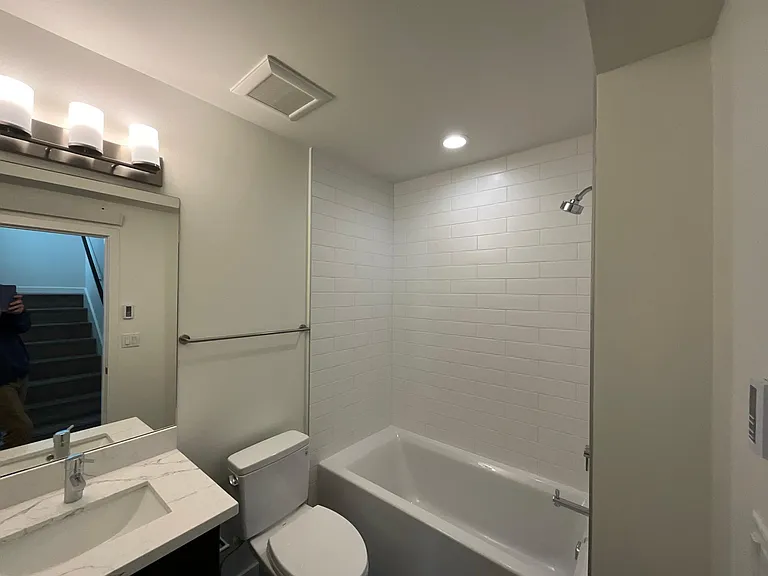 942 N 89th St #D — Photo 5