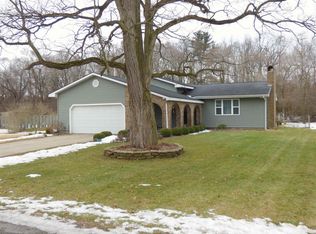 53253 Ridgewood Dr, South Bend, IN 46637