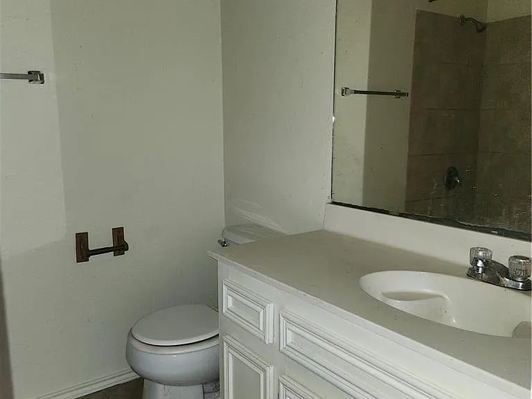 417 N 28th St #8 — Photo 8