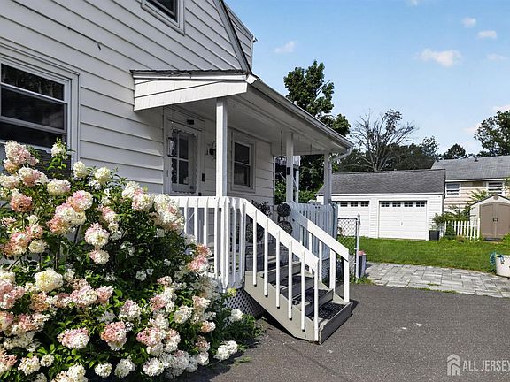 2nd image of 41 Westervelt Ave