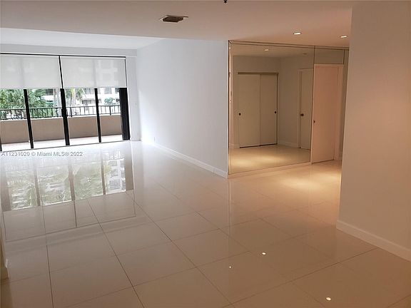 3rd image of 251 Crandon Blvd APT 224