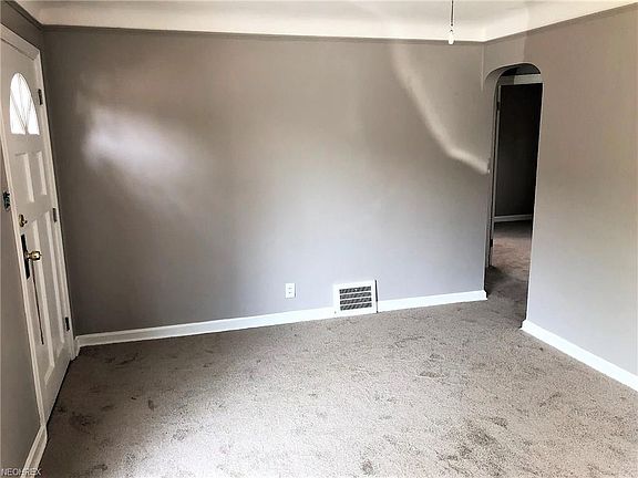 4th image of 10909 Elmwood Ave