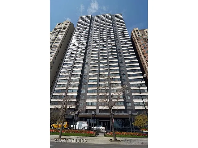 1440 N Lake Shore Dr APT 7C photo 1