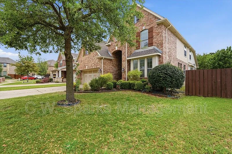 5 bed, 3.5 bath, 3419 sqft, $4,250 — Photo 3