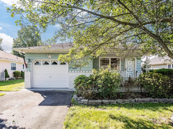 331 Saint Thomas Drive, Toms River, NJ 08757