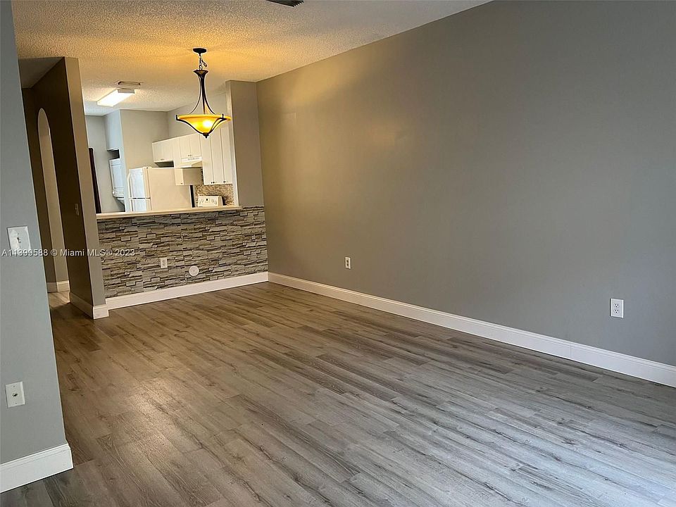 1st image of 2317 SE 24th Ave #2317
