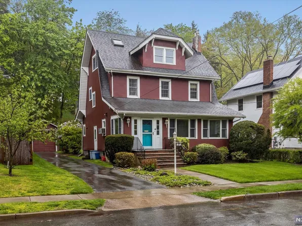 87 Glenwood Ave, Leonia, NJ 07605